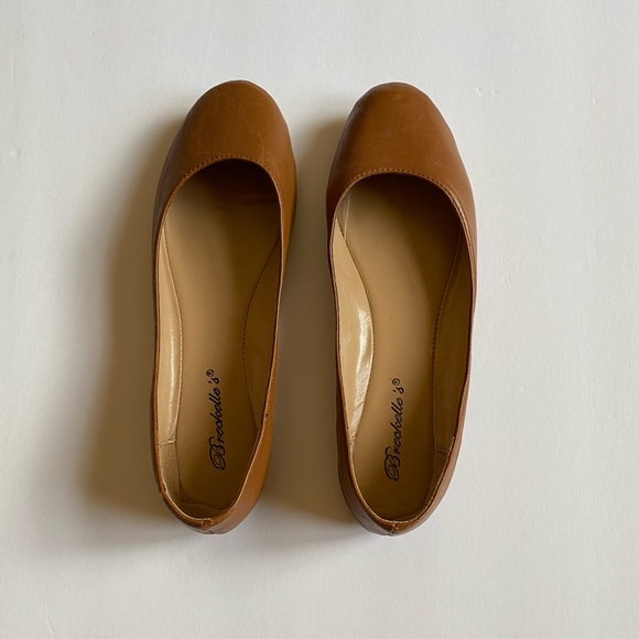 Breckelle’s Brown Round Toe Loafers - Picture 5 of 5